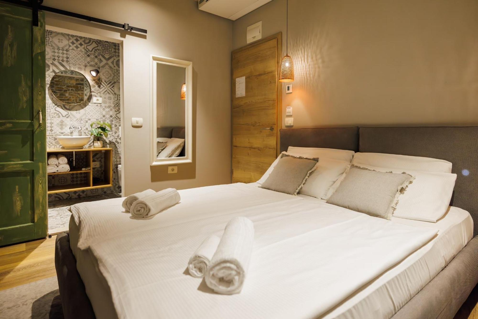 Vila Robida Rooms & Spa Crni Kal Bagian luar foto
